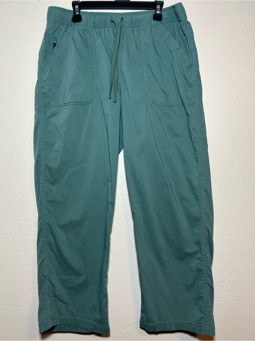Title Nine Womens Scout Pants Cropped Ripstop Sage Green Sz M Drawstring Pockets